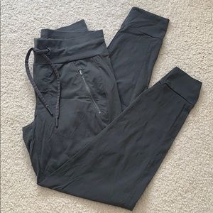 Athleta size 4 joggers